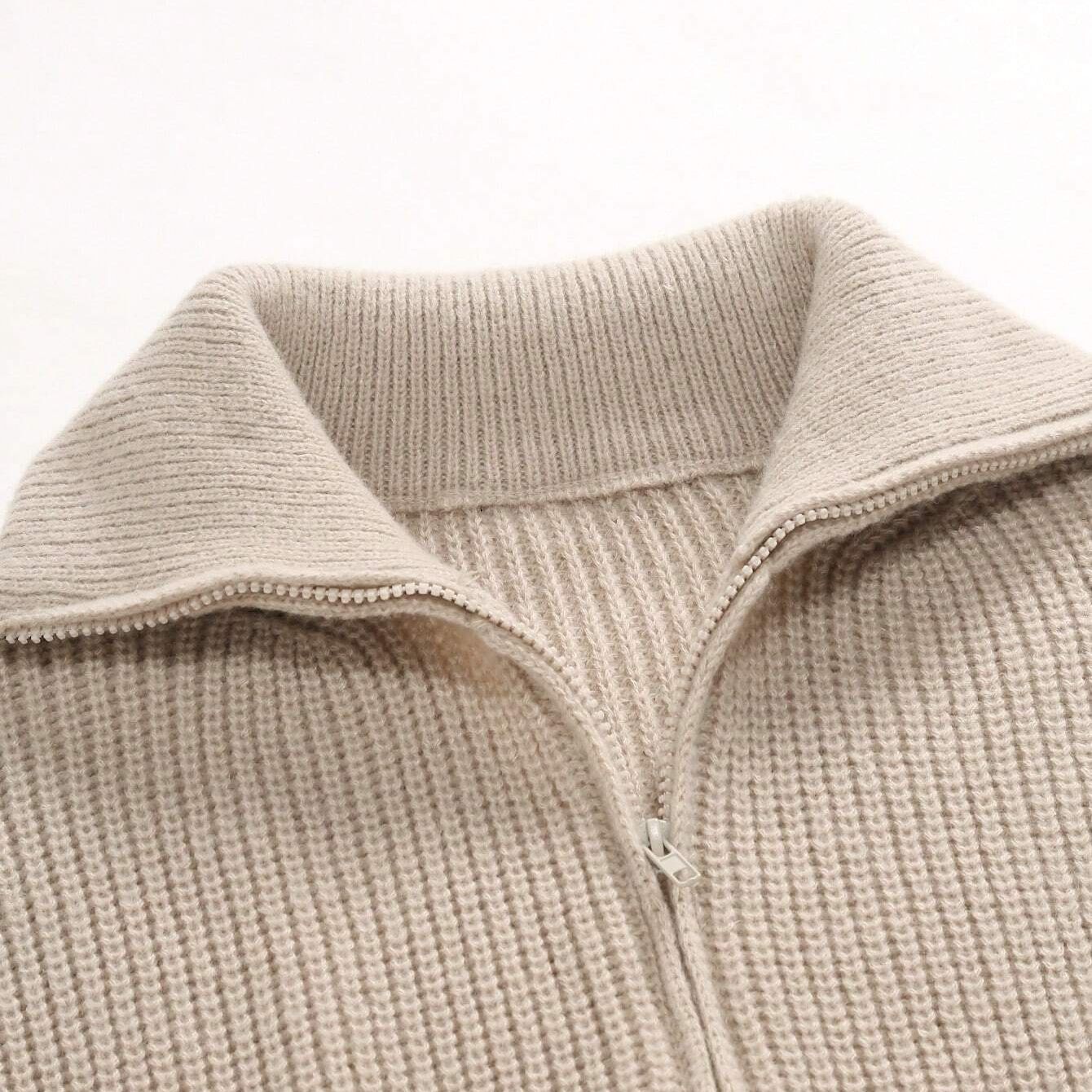 Vilma Stockholm™ | Stickad cardigan med dragkedja