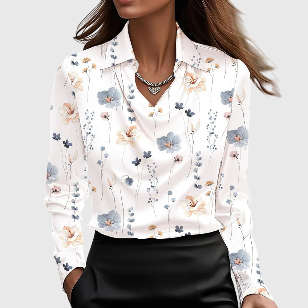 Blus med lyxig glans och veckad halsringning | Vilma Stockholm™