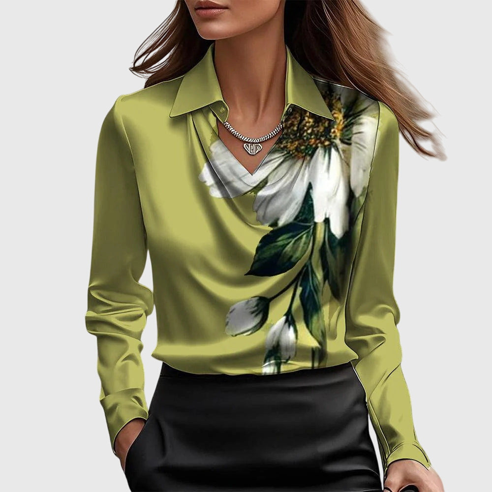 Blus med lyxig glans och veckad halsringning | Vilma Stockholm™